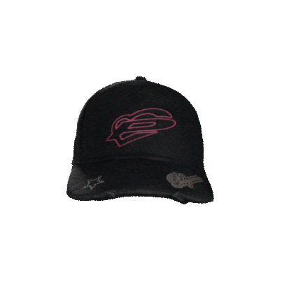 Schwarze Distressed Trucker Cap mit gesticktem Polyamor-Logo – Streetwear vom Trance- und Bounce-Label Polyamor Berlin